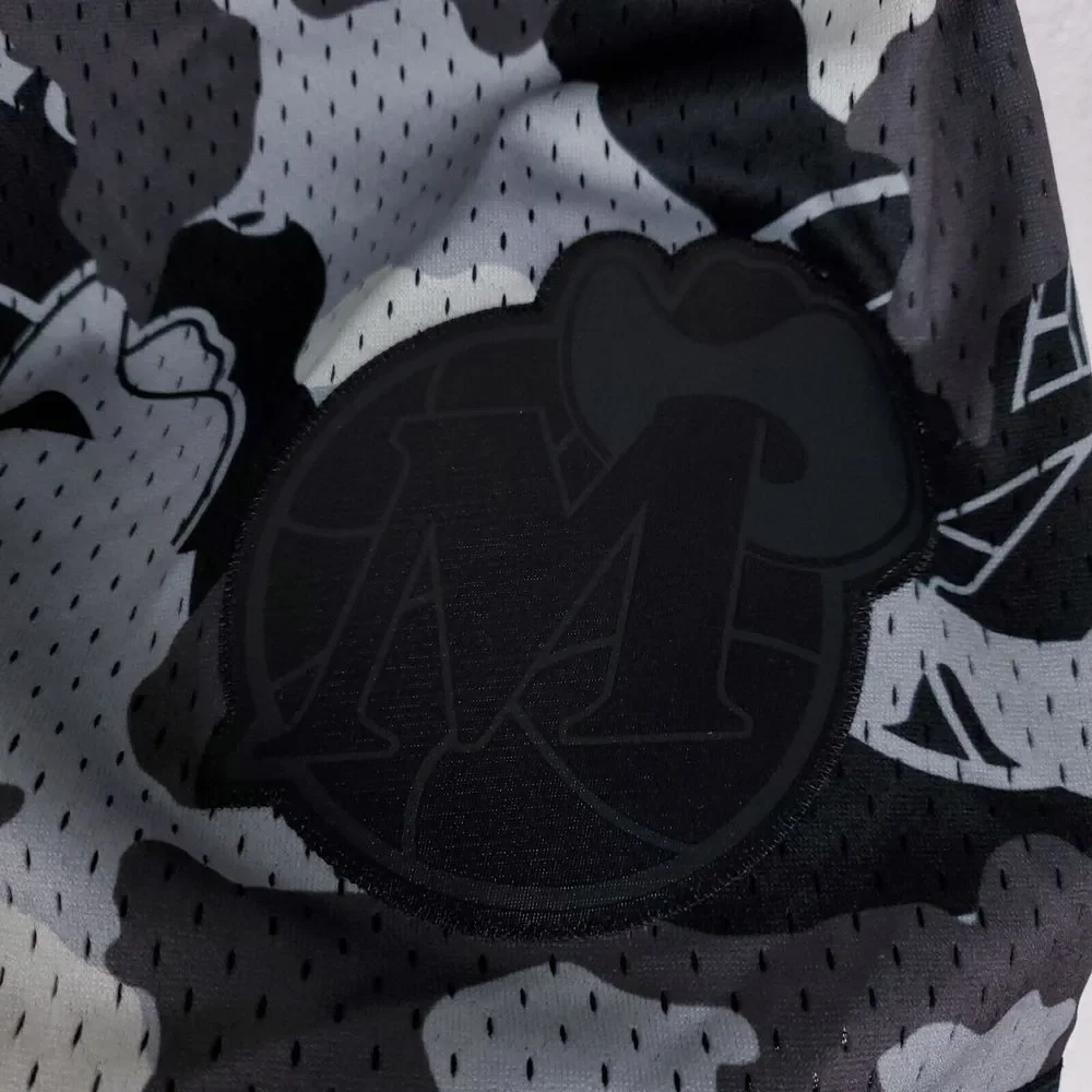 Dallas Mavs Mitchell &‎ Ness NBA L Large Jersey Shorts Gray Black Camo NWT